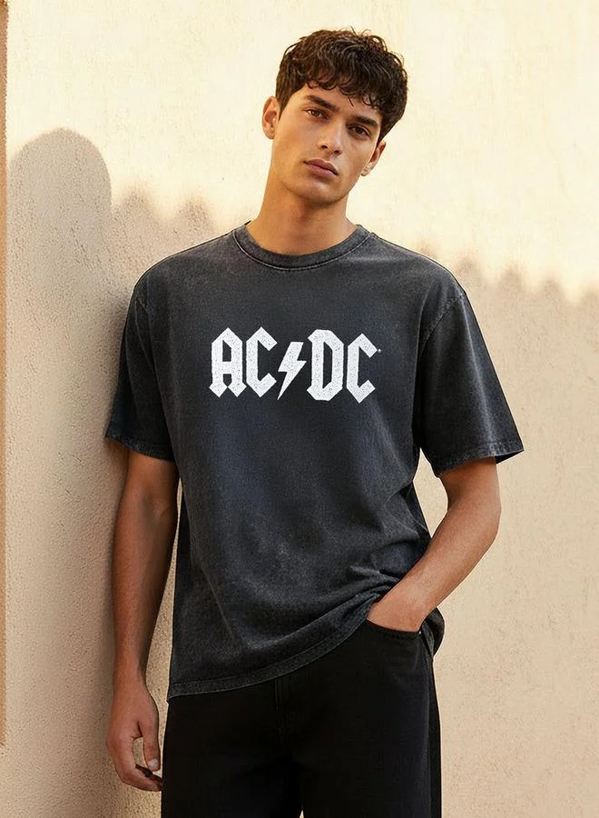 اس بي كاركترز Men Crew Neck Short Sleeves ACDC Print T-shirt